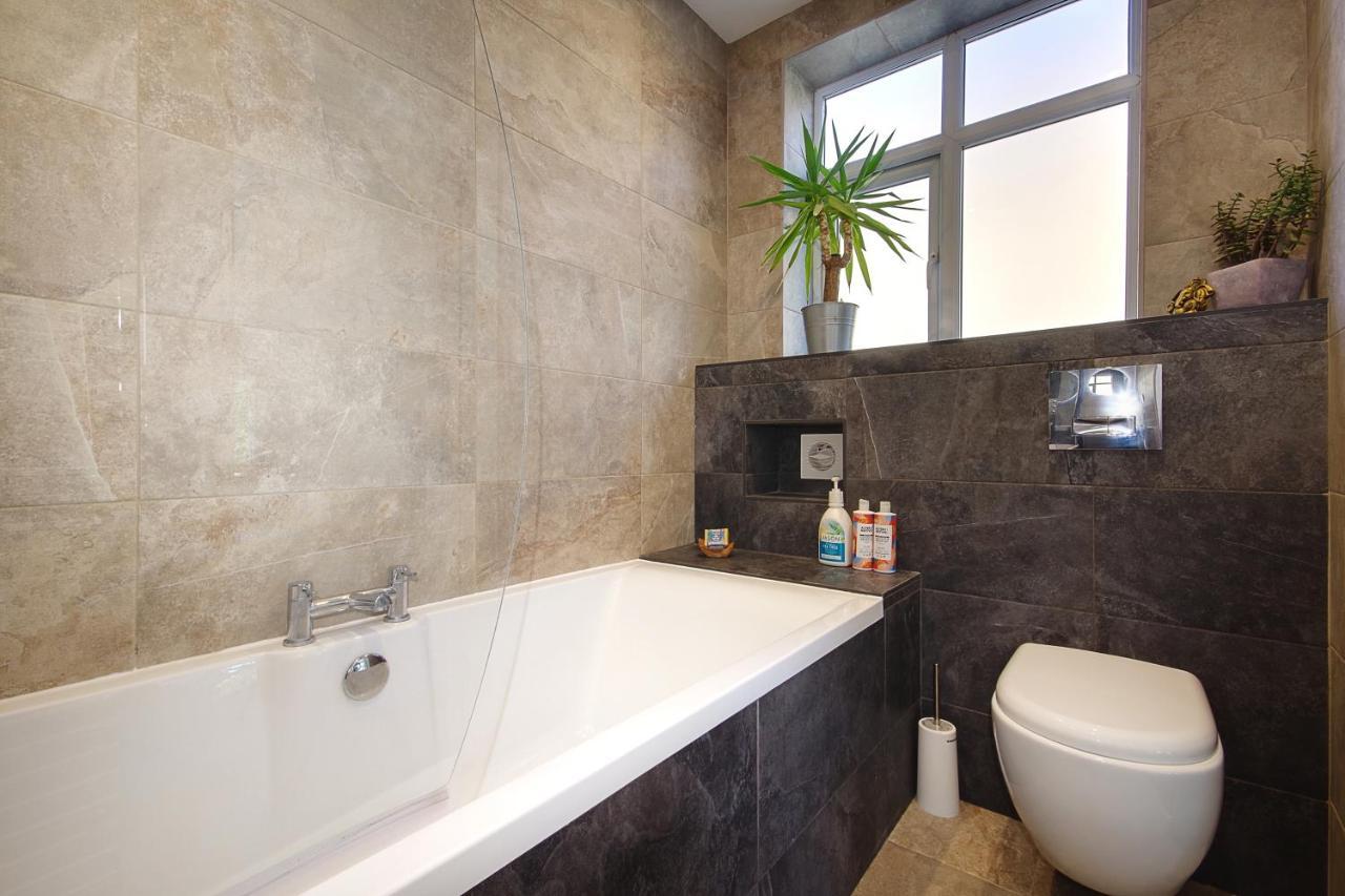 Large En-Suite By The Beach Bournemouth Eksteriør billede